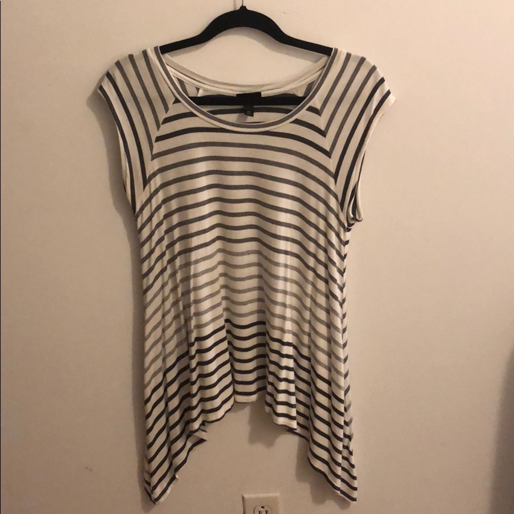 T-shirt with handkerchief cut